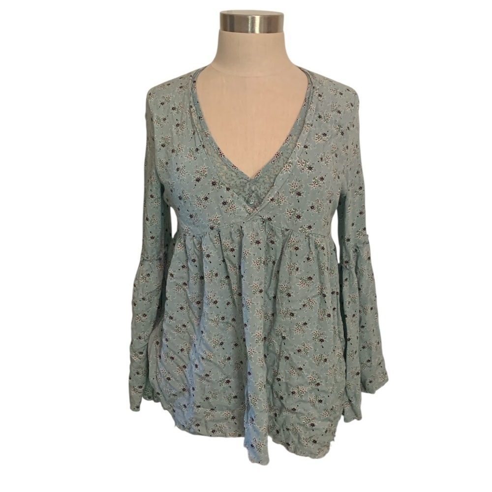 2love floral bell sleeve blouse
